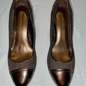 Naturalizer - brown tweed with patent brown accent on heel and toe, size 10